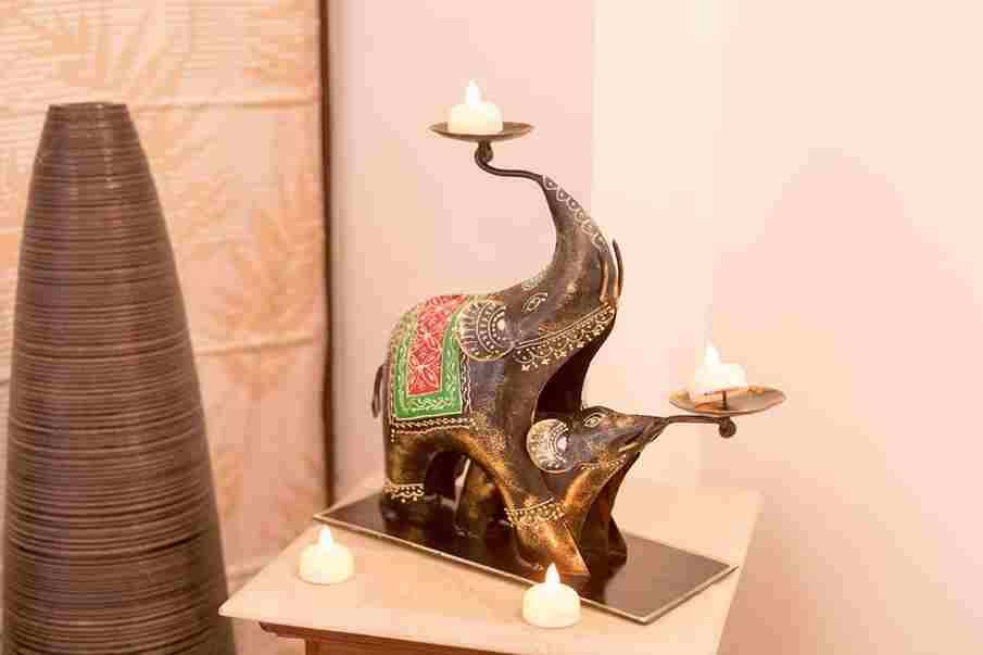 Metal elephant shape candle stand